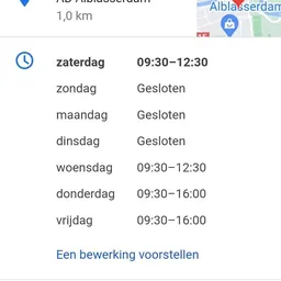 Openingstijden in Nederlands: zaterdag tot donderdag en vrijdag met tijden