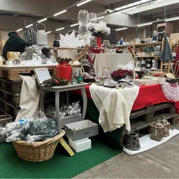 Kringloopwinkel Kringloopwinkel Woord en Daad IJsselmuiden in IJsselmuiden