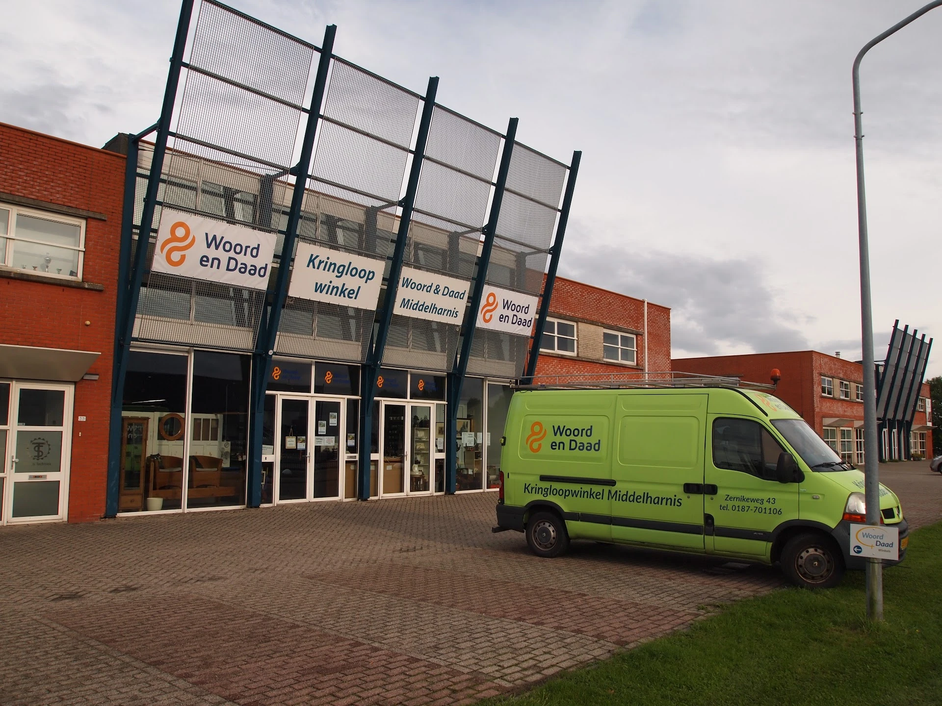 Kringloopwinkel Kringloopwinkel Woord en Daad in Middelharnis