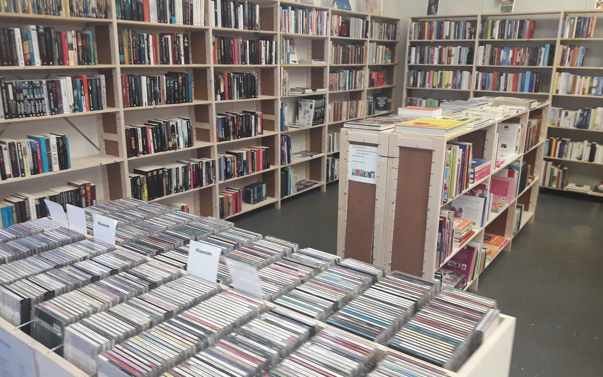 Kringloopwinkel Woudenberg in Woudenberg met tweedehands boeken, elektrische fietsen en meubels