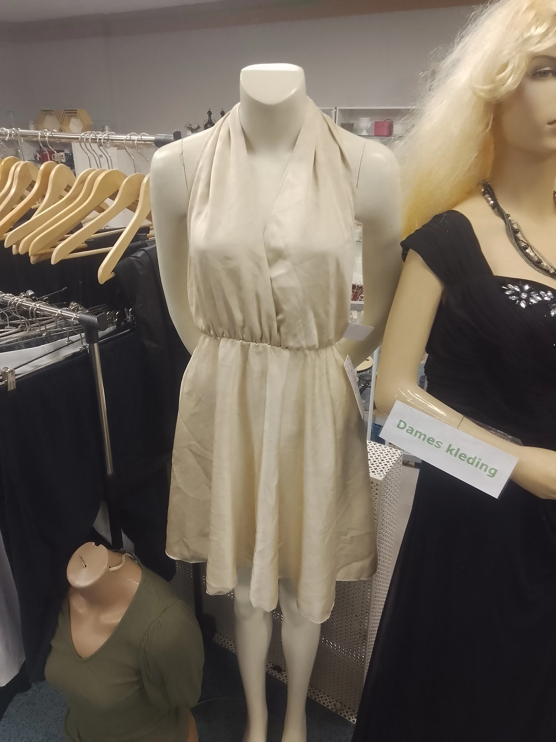 Kringloopwinkel Kringloopwinkel Zuid Scharwoude in Zuid-Scharwoude