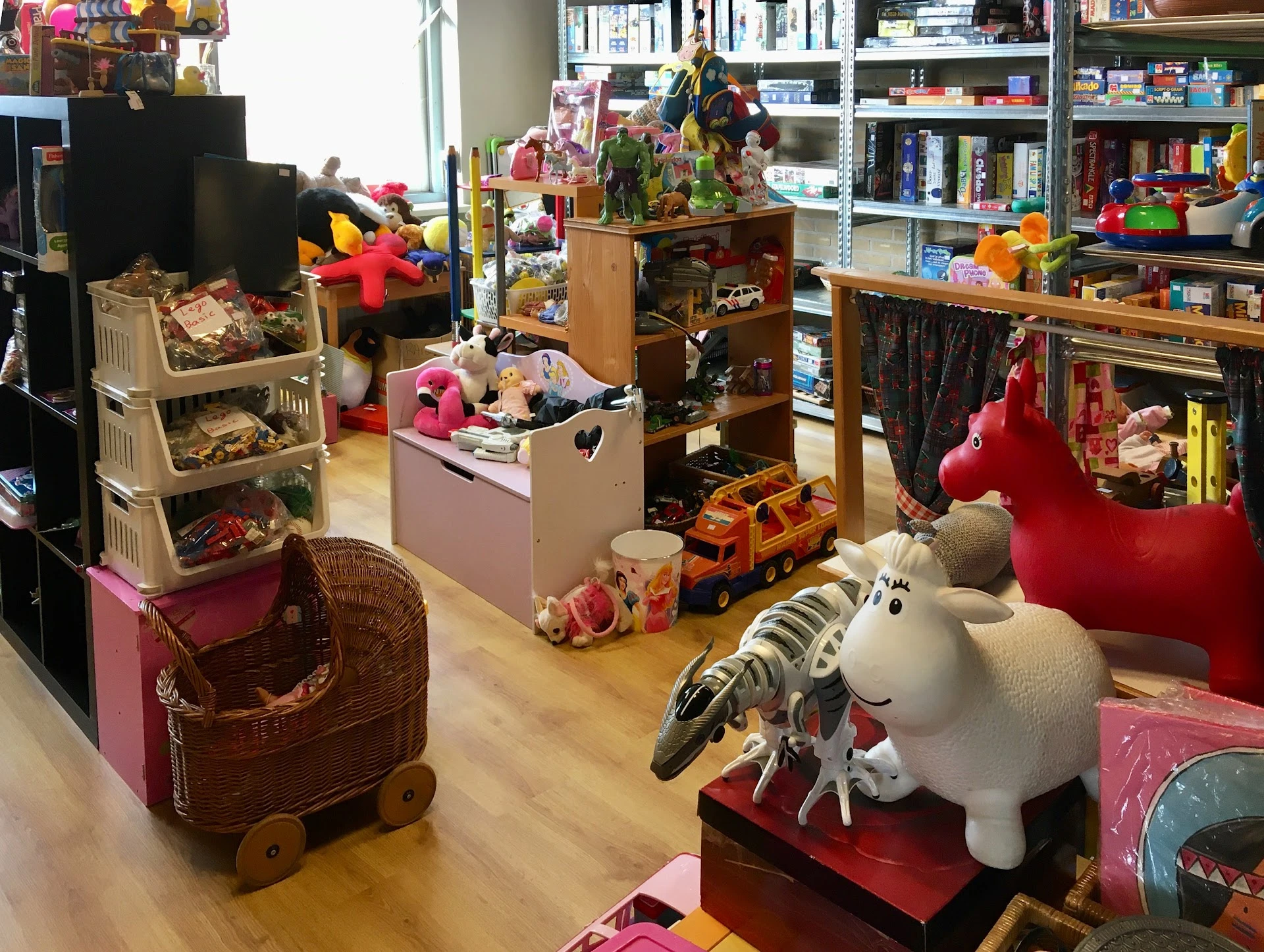 Kringloopwinkel Kringloopwinkel KringLopik in Lopik