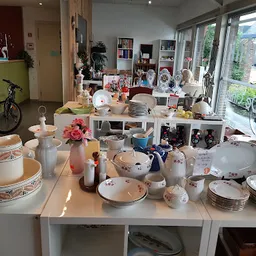 Bezoeker foto van Kringloopwinkel Kringwinkel De Cirkel Zelzate in Zelzate