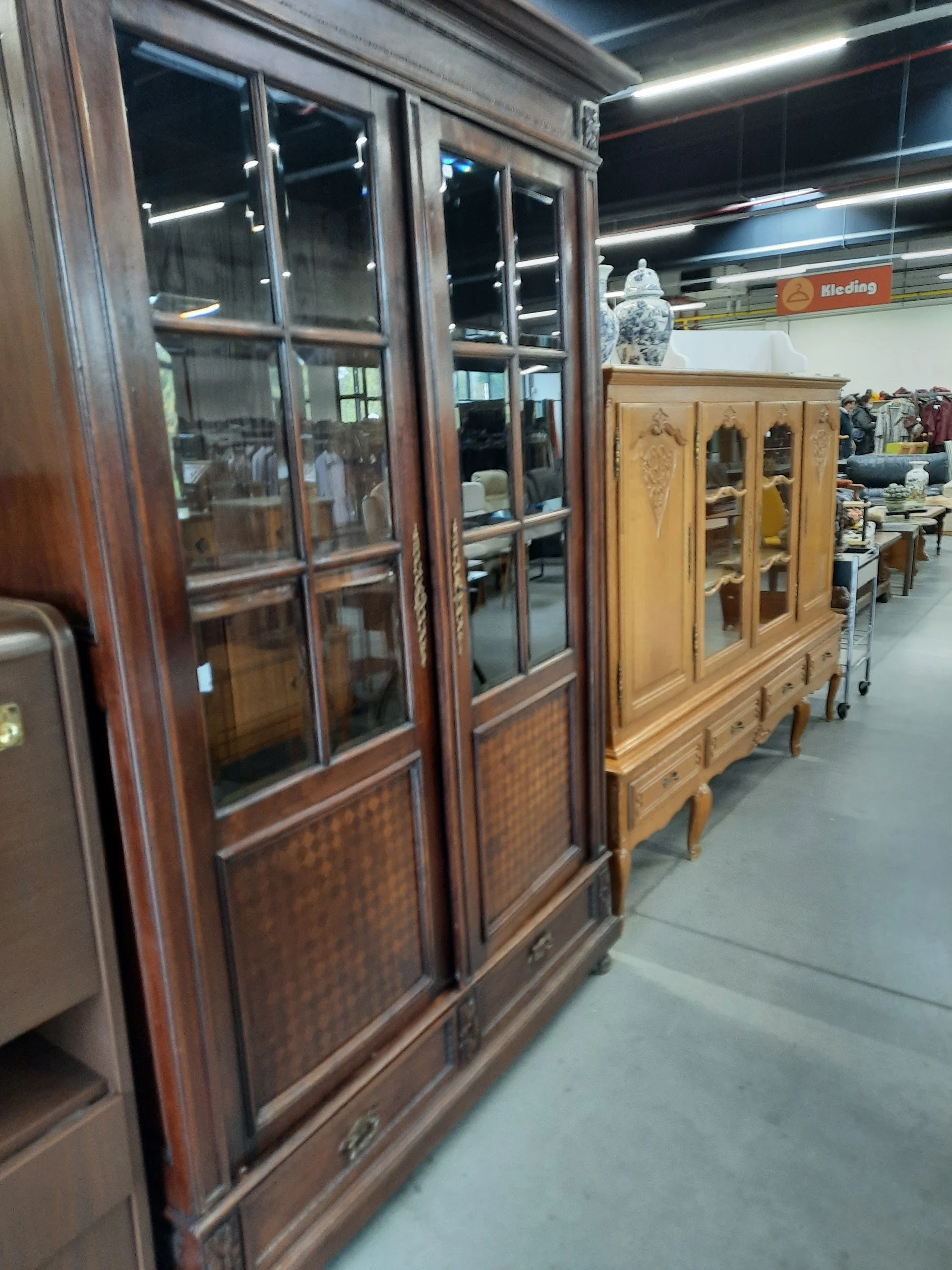 Kringwinkel Diest in Diest met tweedehands meubels en kleding