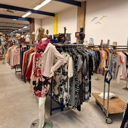 Bezoeker foto van Kringloopwinkel Kringwinkel Infini in Echt