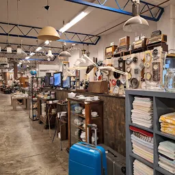 Bezoeker foto van Kringloopwinkel Kringwinkel Infini in Echt