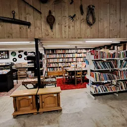 Bezoeker foto van Kringloopwinkel Kringwinkel Infini in Echt