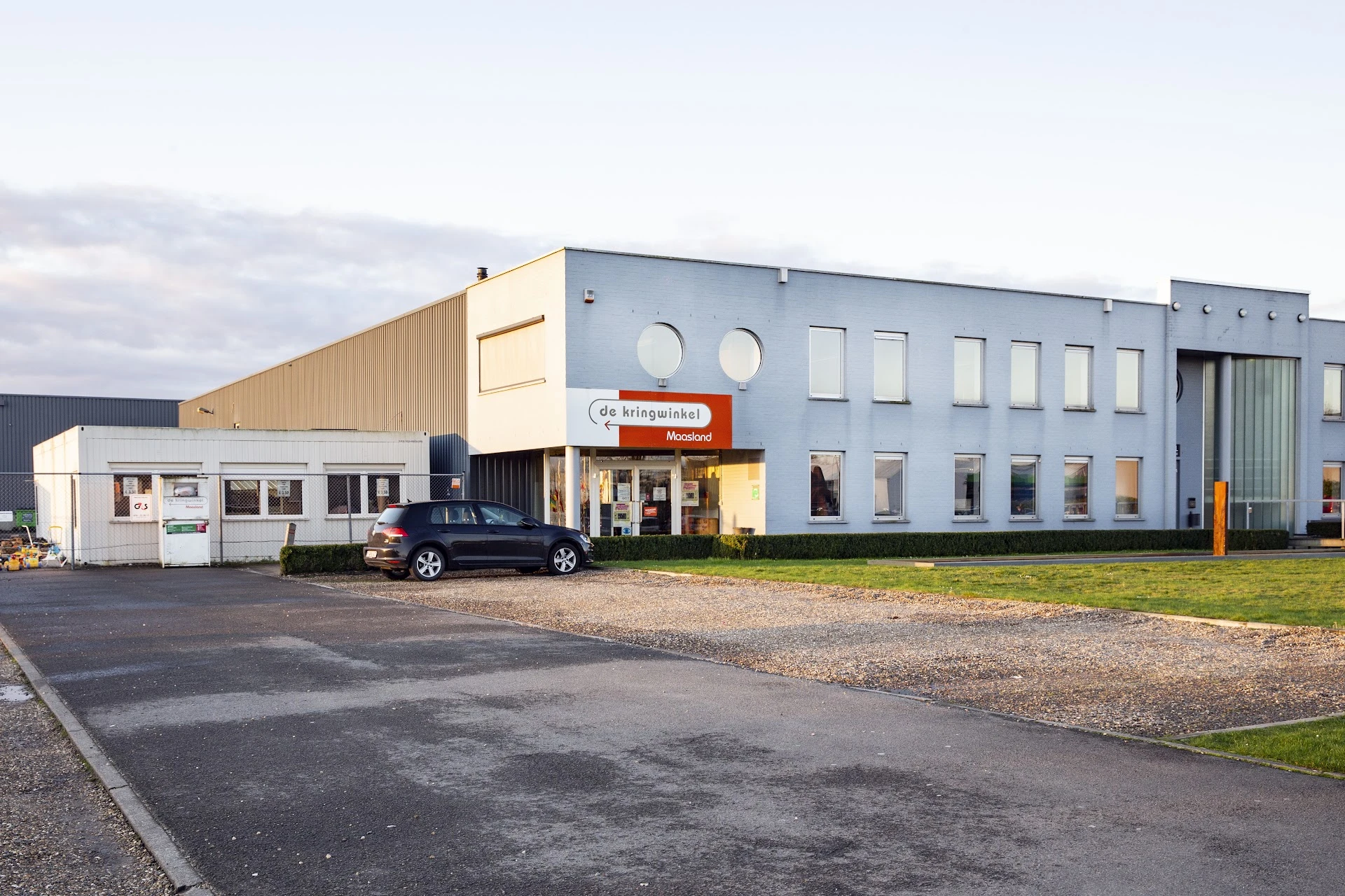 Kringloopwinkel Kringwinkel Maasland - Maasmechelen ( De Burenwinkel) in Maasmechelen