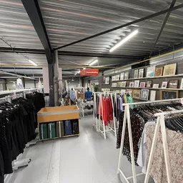 Bezoeker foto van Kringwinkel Maasland - Maasmechelen ( De Burenwinkel) in Maasmechelen
