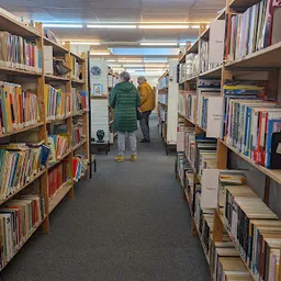 Bezoeker foto van Kringloopwinkel Kringwinkel Opnieuw & Co vzw in Lier