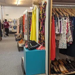 Bezoeker foto van Kringloopwinkel Kringwinkel Opnieuw & Co vzw in Lier