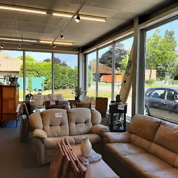 Bezoeker foto van Kringloopwinkel Kringwinkel Opnieuw & Co vzw in Lier