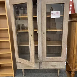 Bezoeker foto van Kringloopwinkel Kringwinkel Opnieuw & Co vzw in Lier