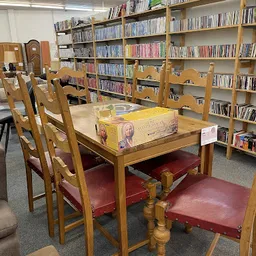 Bezoeker foto van Kringloopwinkel Kringwinkel Opnieuw & Co vzw in Lier