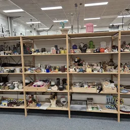 Bezoeker foto van Kringloopwinkel Kringwinkel Opnieuw & Co vzw in Lier