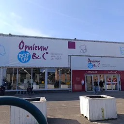 Bezoeker foto van Kringloopwinkel Kringwinkel Opnieuw & Co vzw in Lier