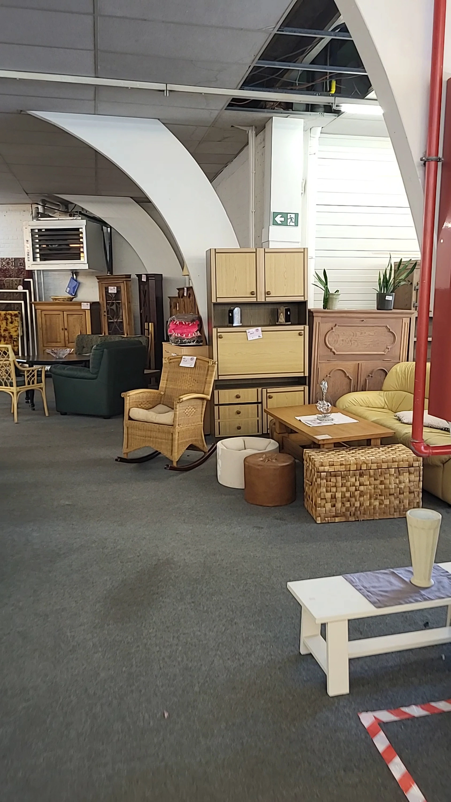 Kringloopwinkel Kringloopwinkel Kringwinkel Opnieuw & Co vzw in Lier