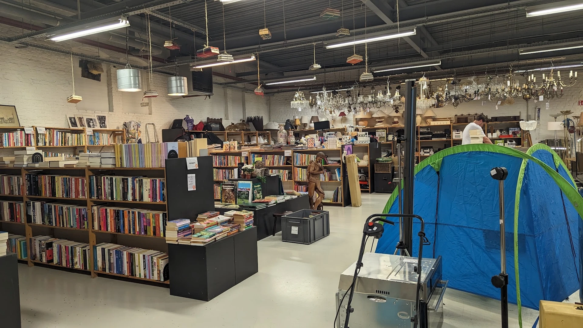 Bezoeker foto van Kringloopwinkel Kringwinkel Stroom (Meubelen) in Aalst