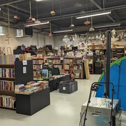 Bezoeker foto van Kringloopwinkel Kringwinkel Stroom (Meubelen) in Aalst