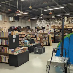 Bezoeker foto van Kringloopwinkel Kringwinkel Stroom (Meubelen) in Aalst