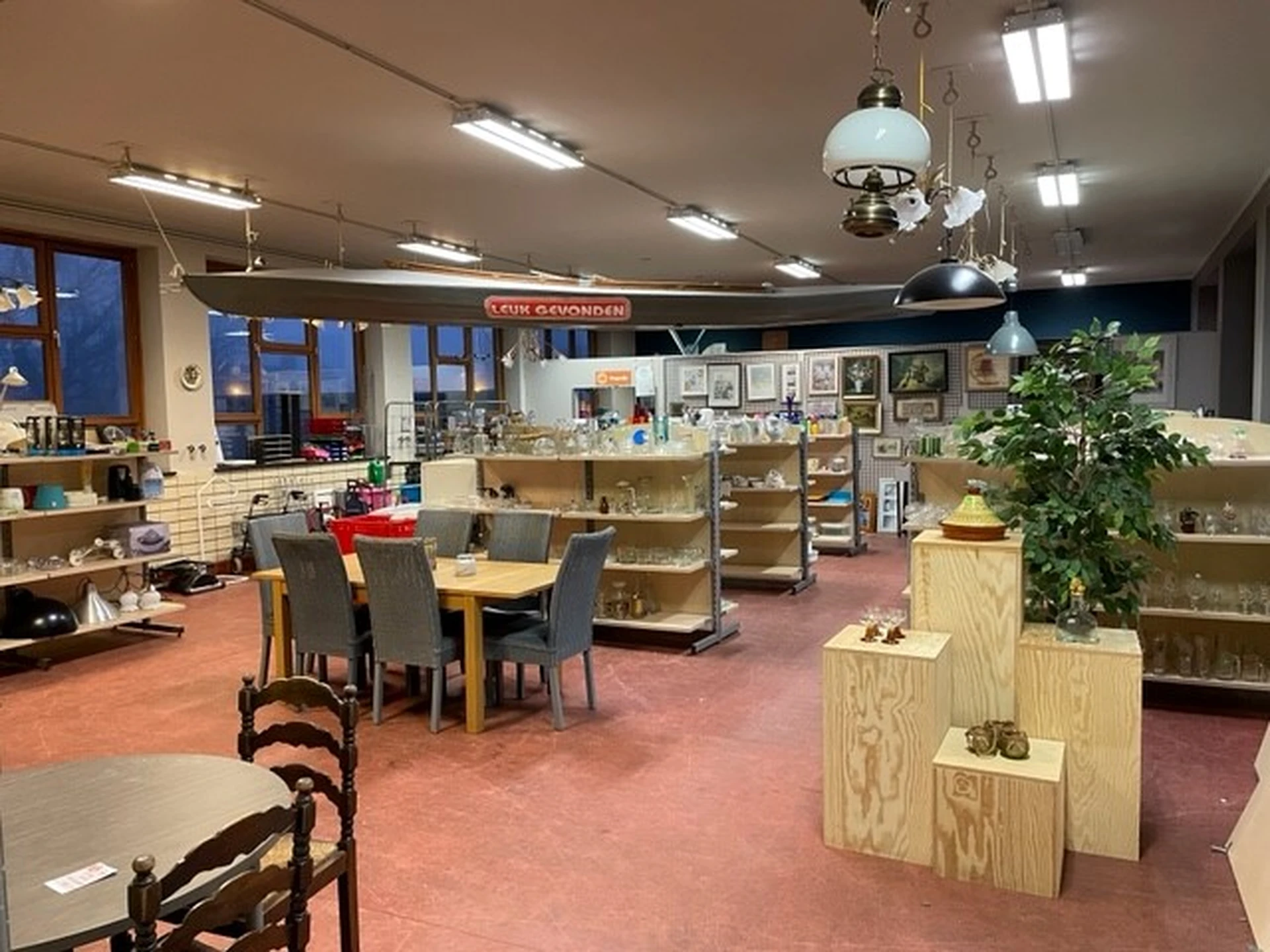 Foto gedeeld door eigenaar van Kringwinkel 't rad Knokke-Heist in Knokke-Heist