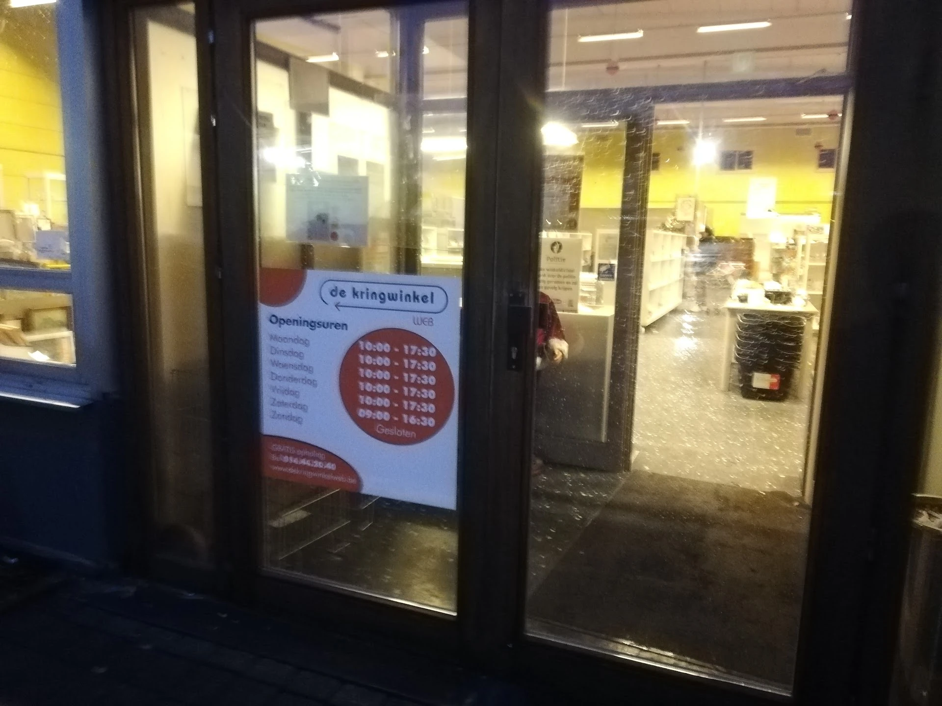 Kringwinkel Turnhout in Turnhout met tweedehands meubels en kleding