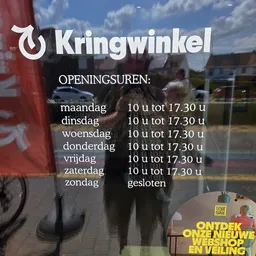 Openingstijden van Kringwinkel Zeebrugge op een winkelruit