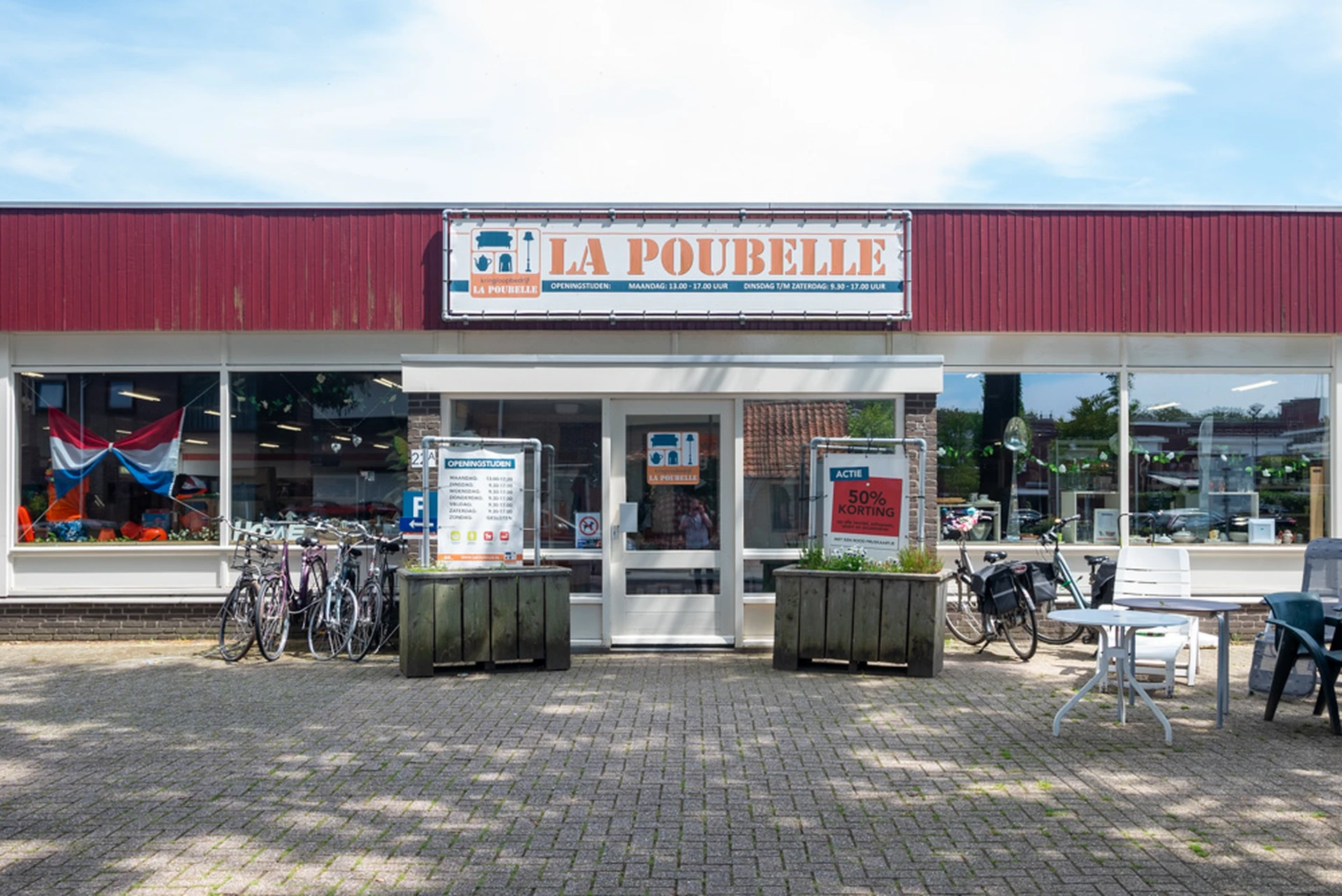Kringloopwinkel Kringloopwinkel La Poubelle, Rijen in Rijen