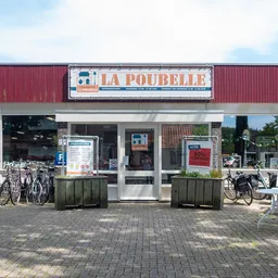 Kringloopwinkel Kringloopwinkel La Poubelle, Rijen in Rijen