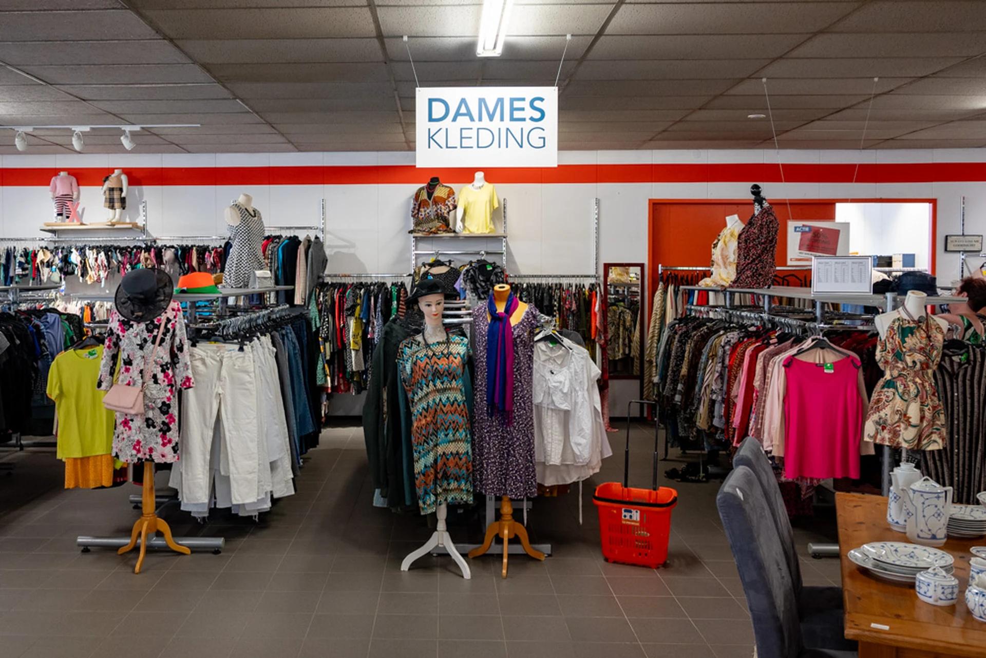 Kringloopwinkel Kringloopwinkel La Poubelle, Rijen in Rijen