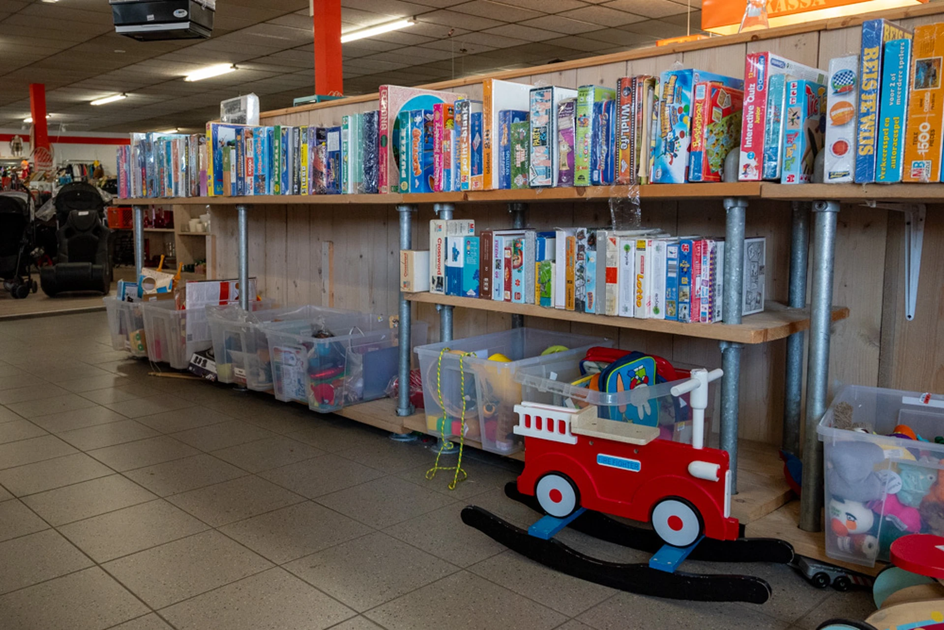 Kringloopwinkel Kringloopwinkel La Poubelle, Rijen in Rijen