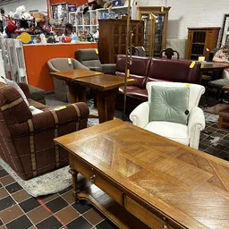 Bezoeker foto van Kringloopwinkel La Poubelle Tilburg in Tilburg