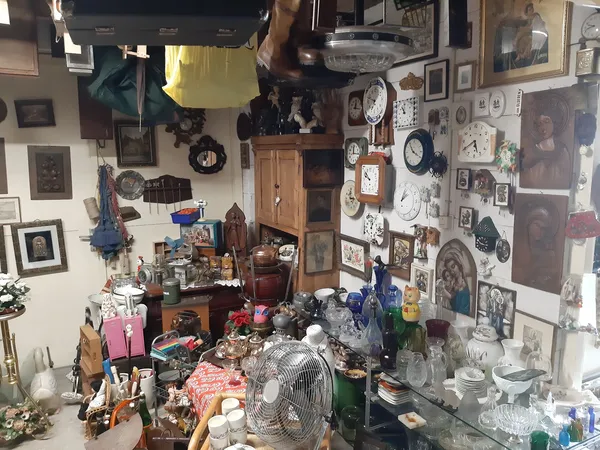 Kringloopwinkel Leo's Snuffelschuur in Kerkdriel