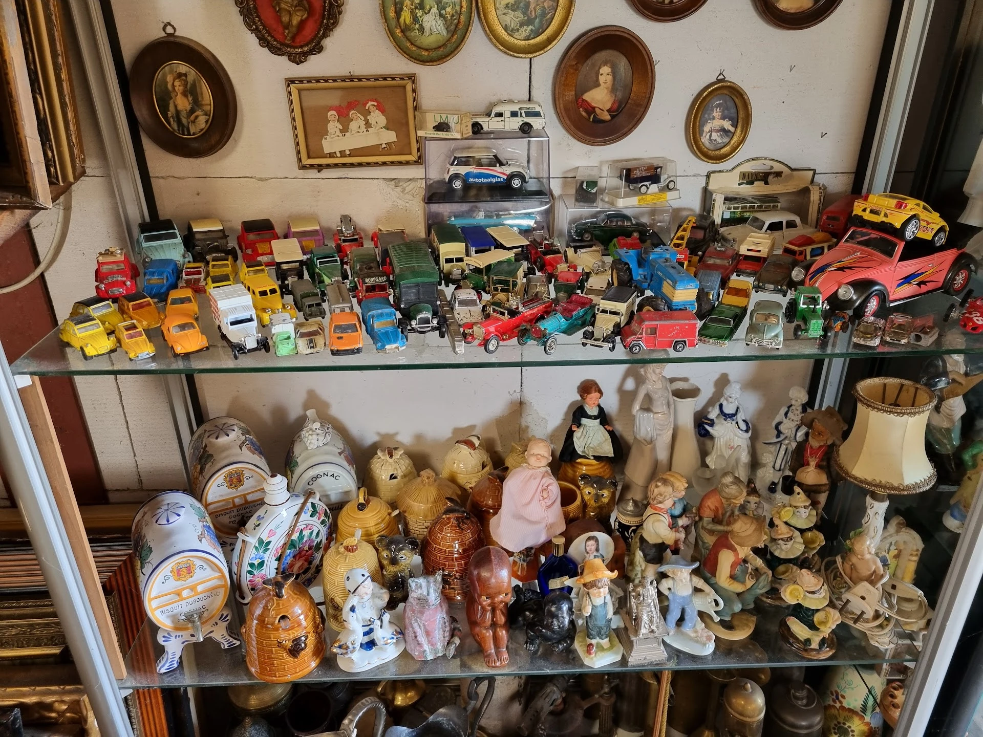 Kringloopwinkel Leo's Snuffelschuur in Kerkdriel