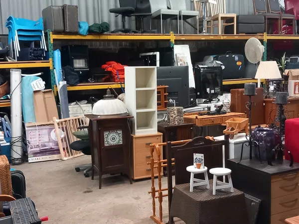 Kringloopwinkel Kringloopwinkel Leuke spullen Vlissingen in Vlissingen