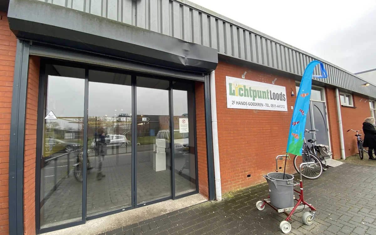 Kringloopwinkel Kringloopwinkel Lichtpuntloods in Kollumersweach