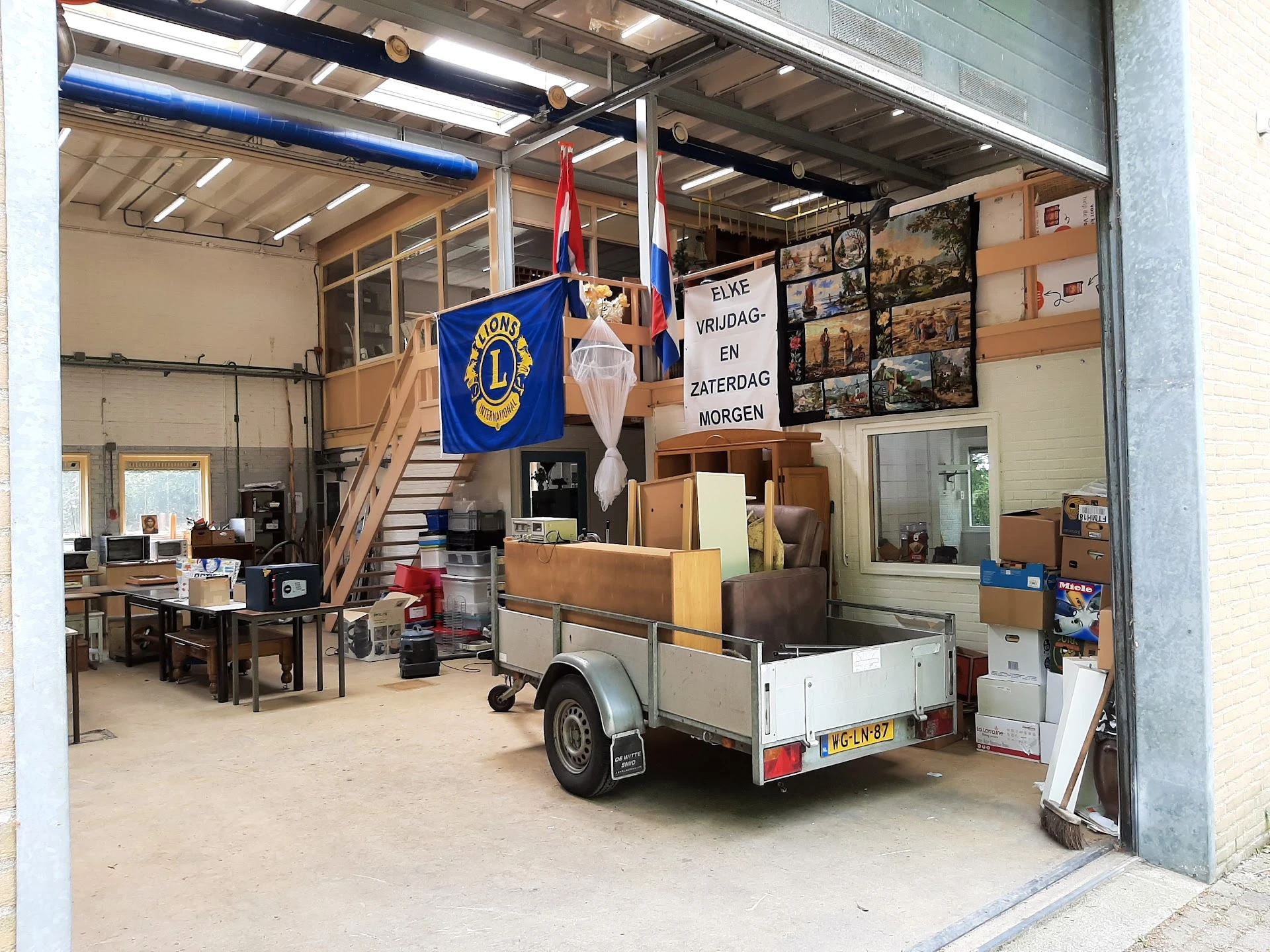 Kringloopwinkel Lions Lochem Helpt in Lochem met tweedehands boeken, bouwmaterialen en gereedschappen