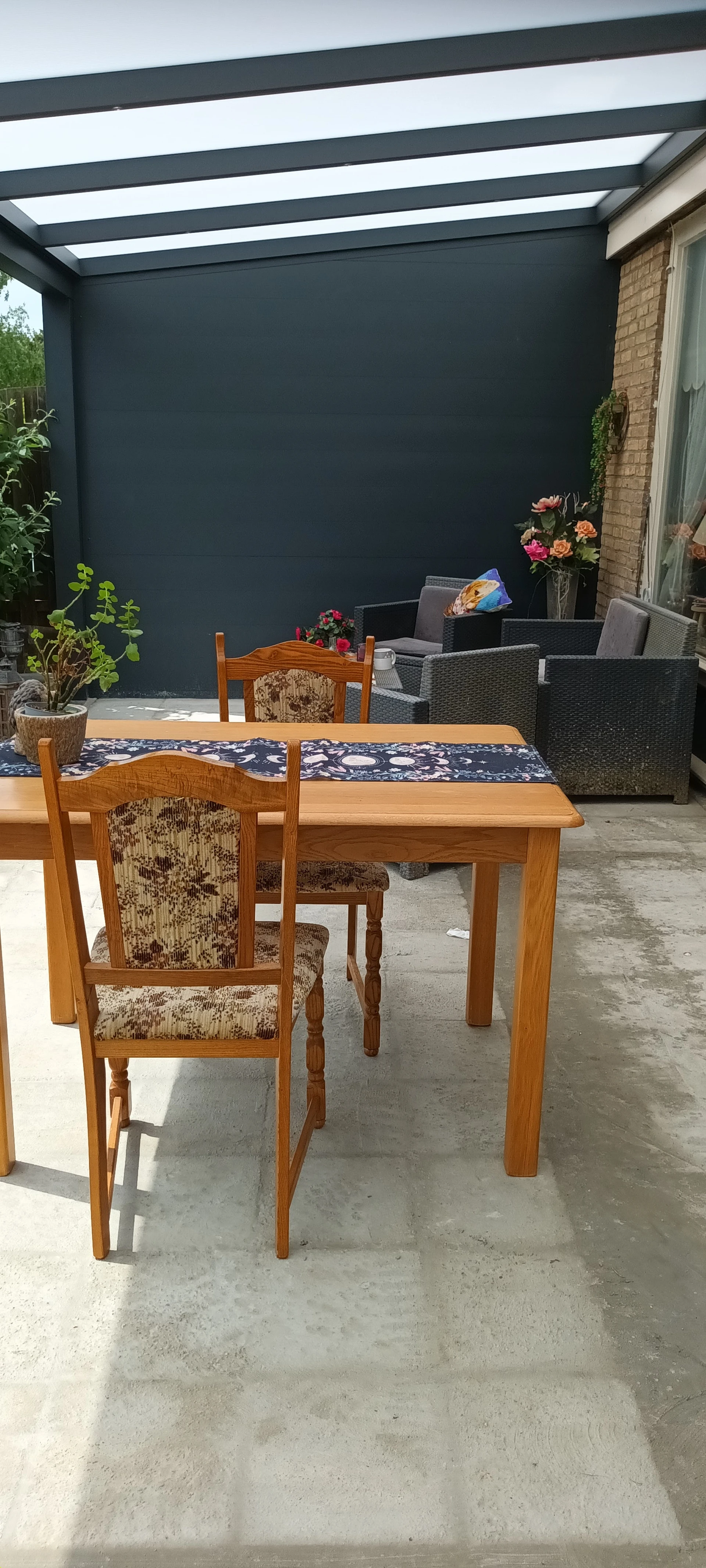 Kringloopwinkel LoodsW in Wekerom met tweedehands boeken, huishoudelijke apparaten en kleding