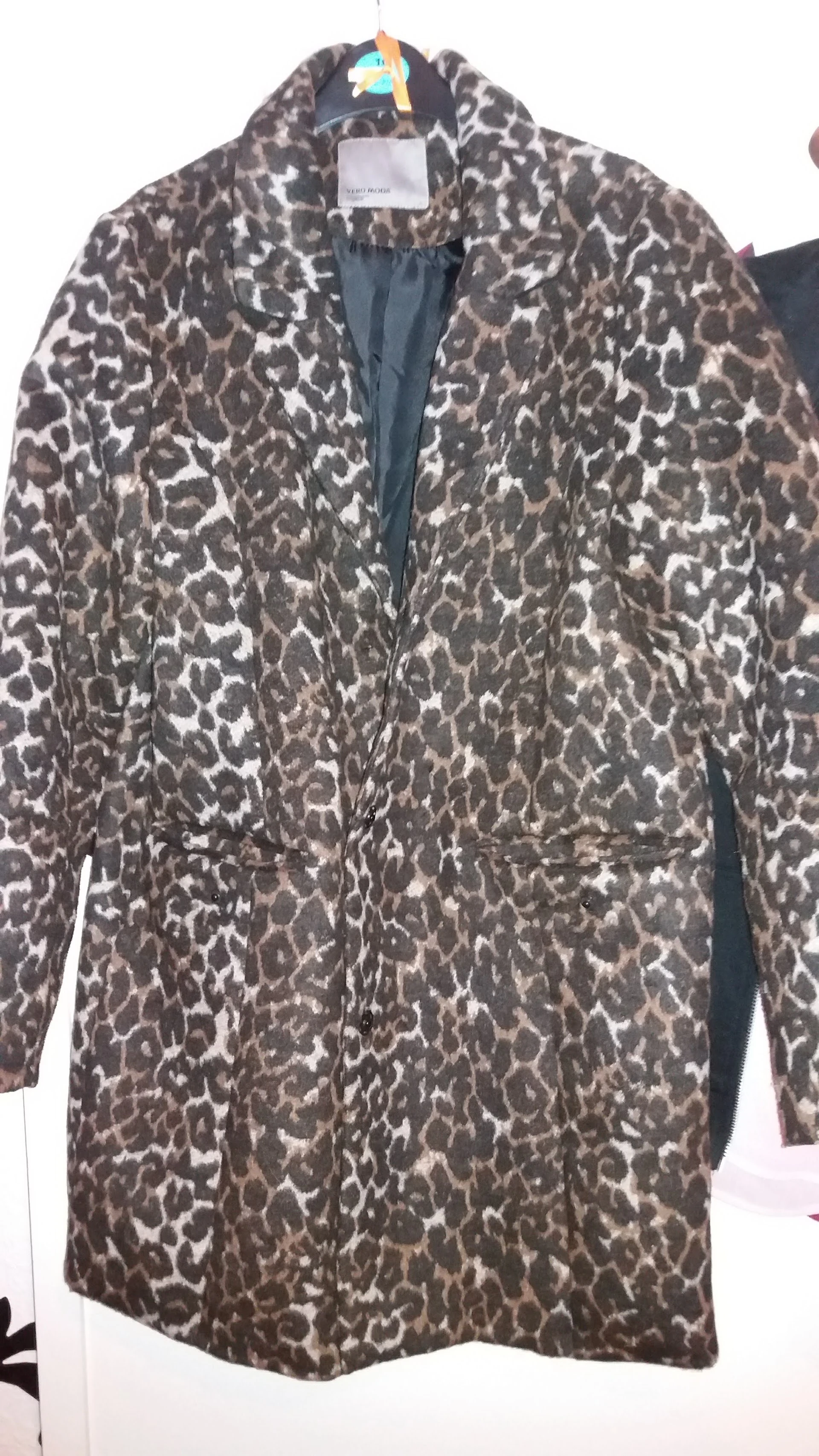 Lüttje Knippke - Das Soziale Kaufhaus in Emden met tweedehands meubels en kleding