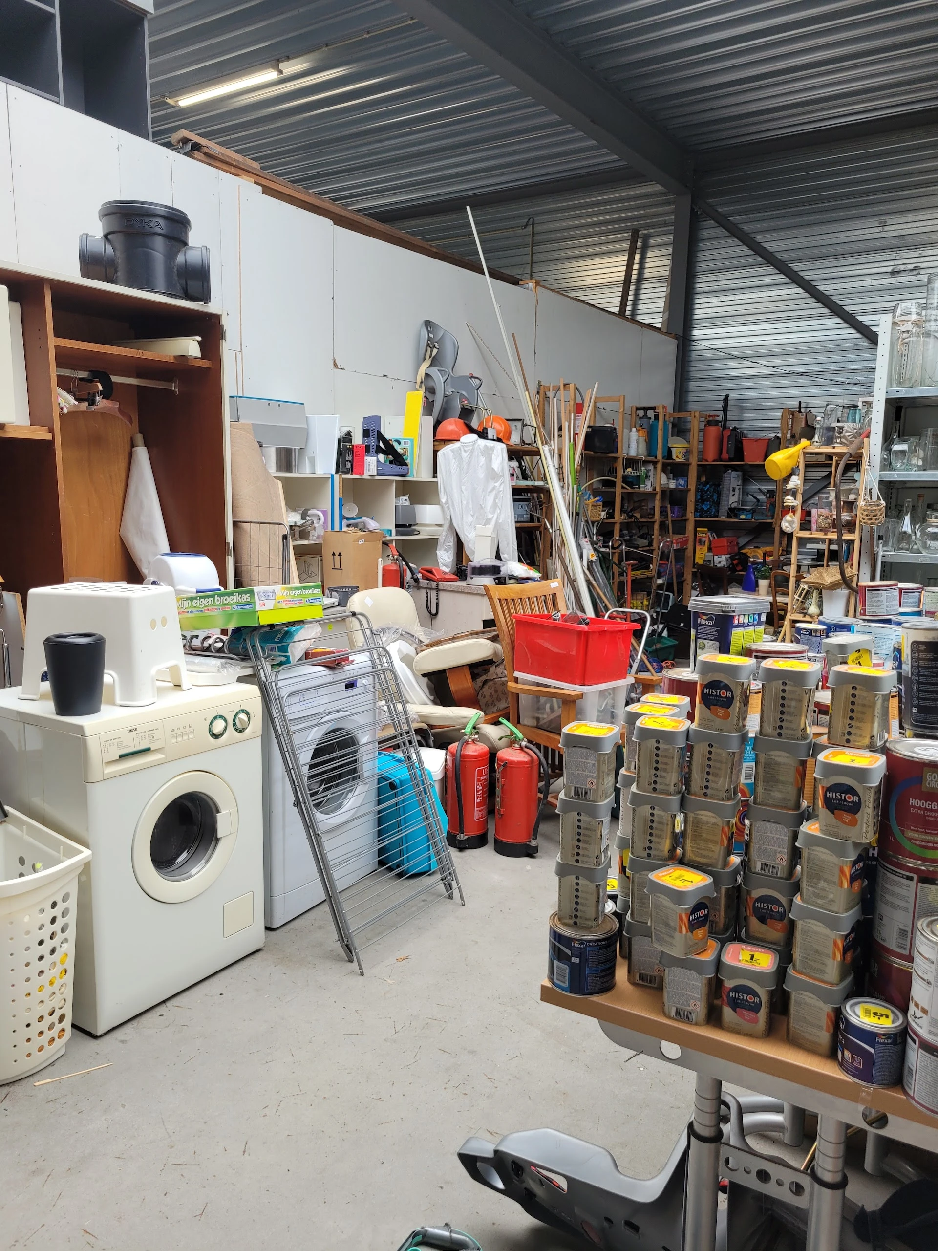 Kringloopwinkel Lycka Beilen in Beilen met tweedehands boeken, huishoudelijke apparaten en kleding