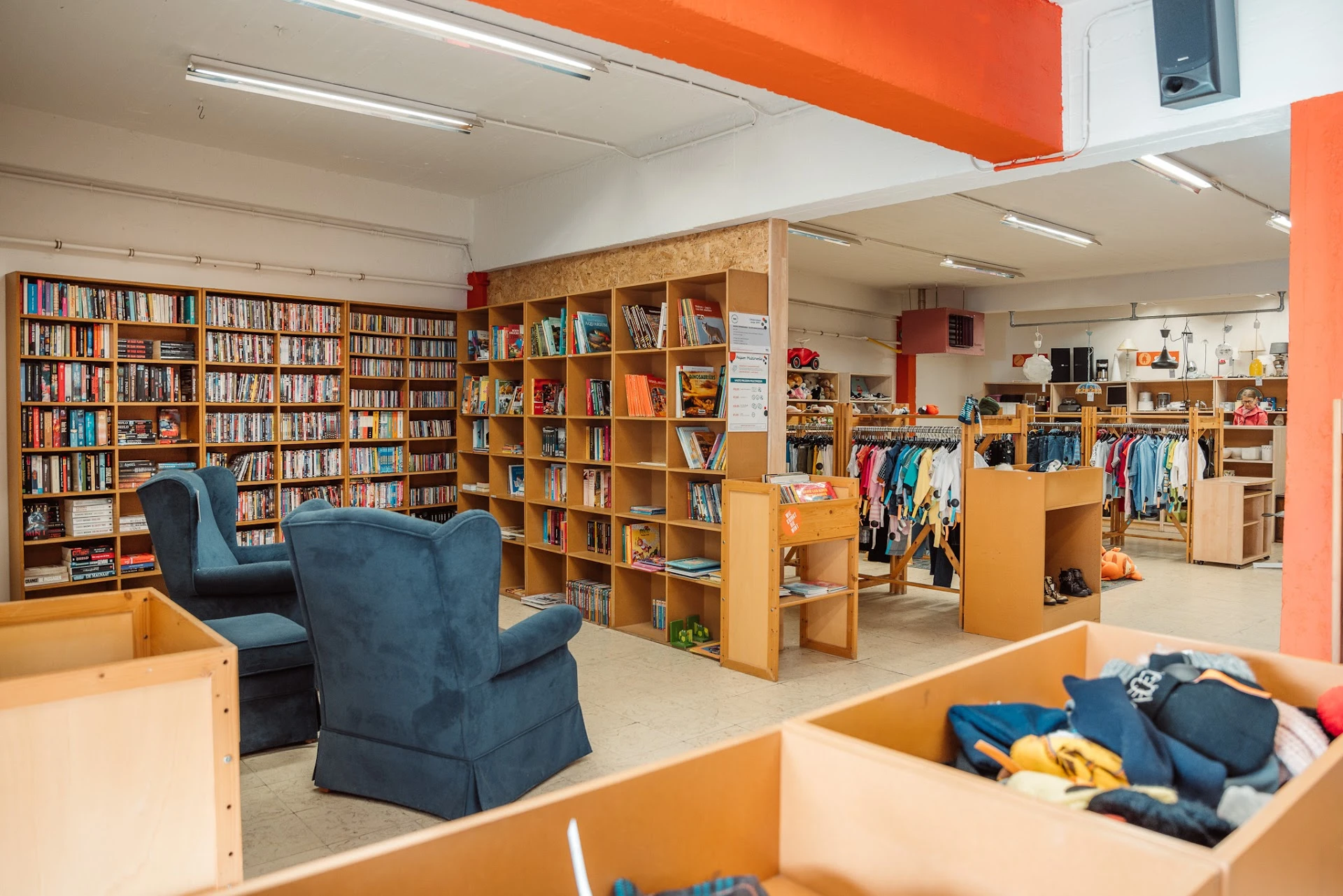 M-accent Kringloopwinkel Assenede in Assenede met tweedehands boeken, gereedschappen en huis- en inrichting