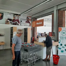 Bezoeker foto van M-accent Kringloopwinkel Eeklo in Eeklo