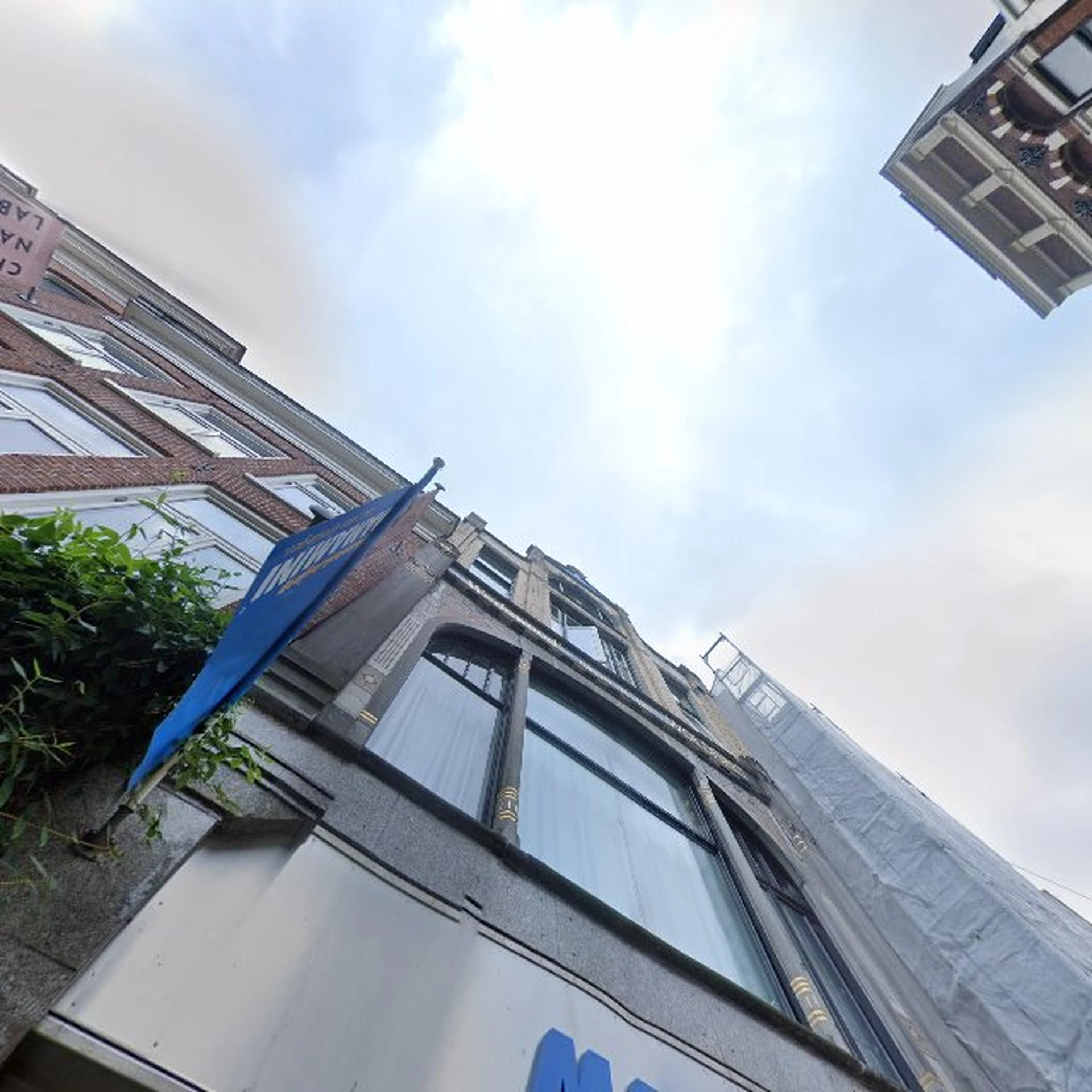 Kringloopwinkel Kringloopwinkel Mamamini Kledingboetiek in Groningen Stad