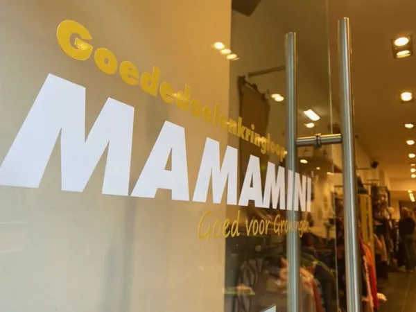 Kringloopwinkel Kringloopwinkel Mamamini Kledingboetiek in Groningen Stad