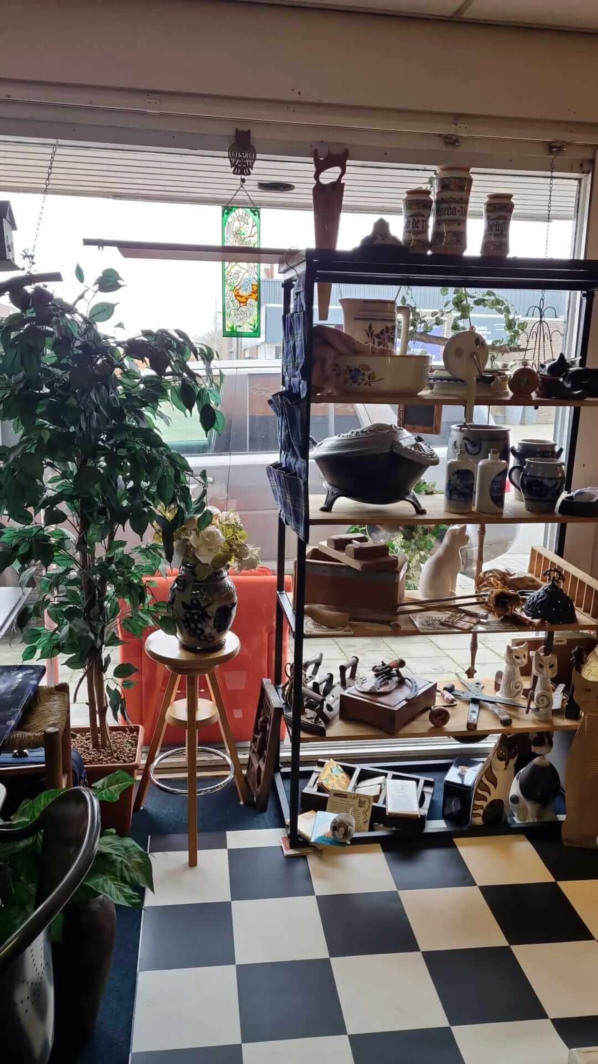 Kringloopwinkel Meuk is Leuk in Beilen met tweedehands boeken, elektronica en huis- en inrichting