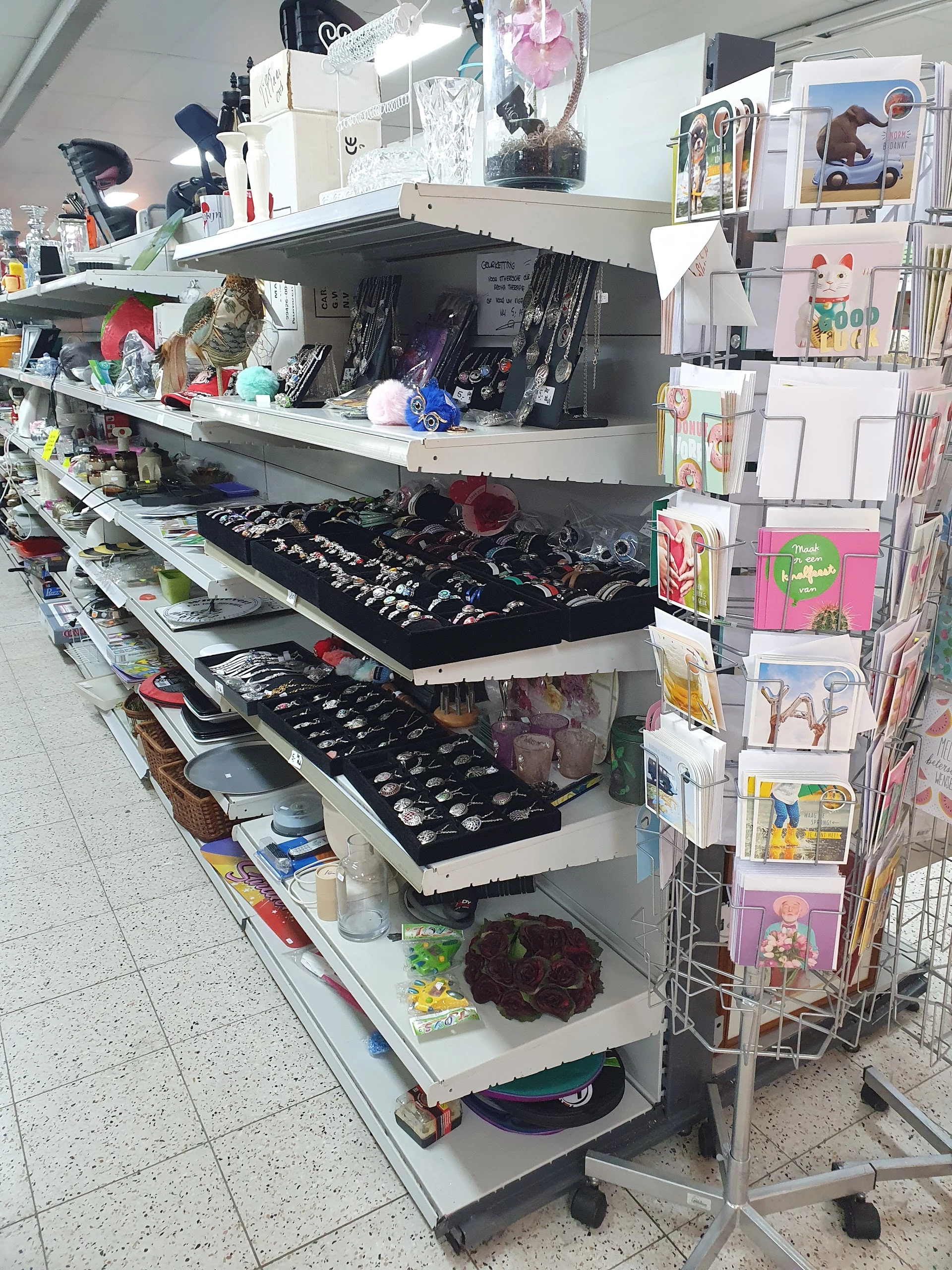 Kringloopwinkel M&M Bazaar B.V. in Enschede