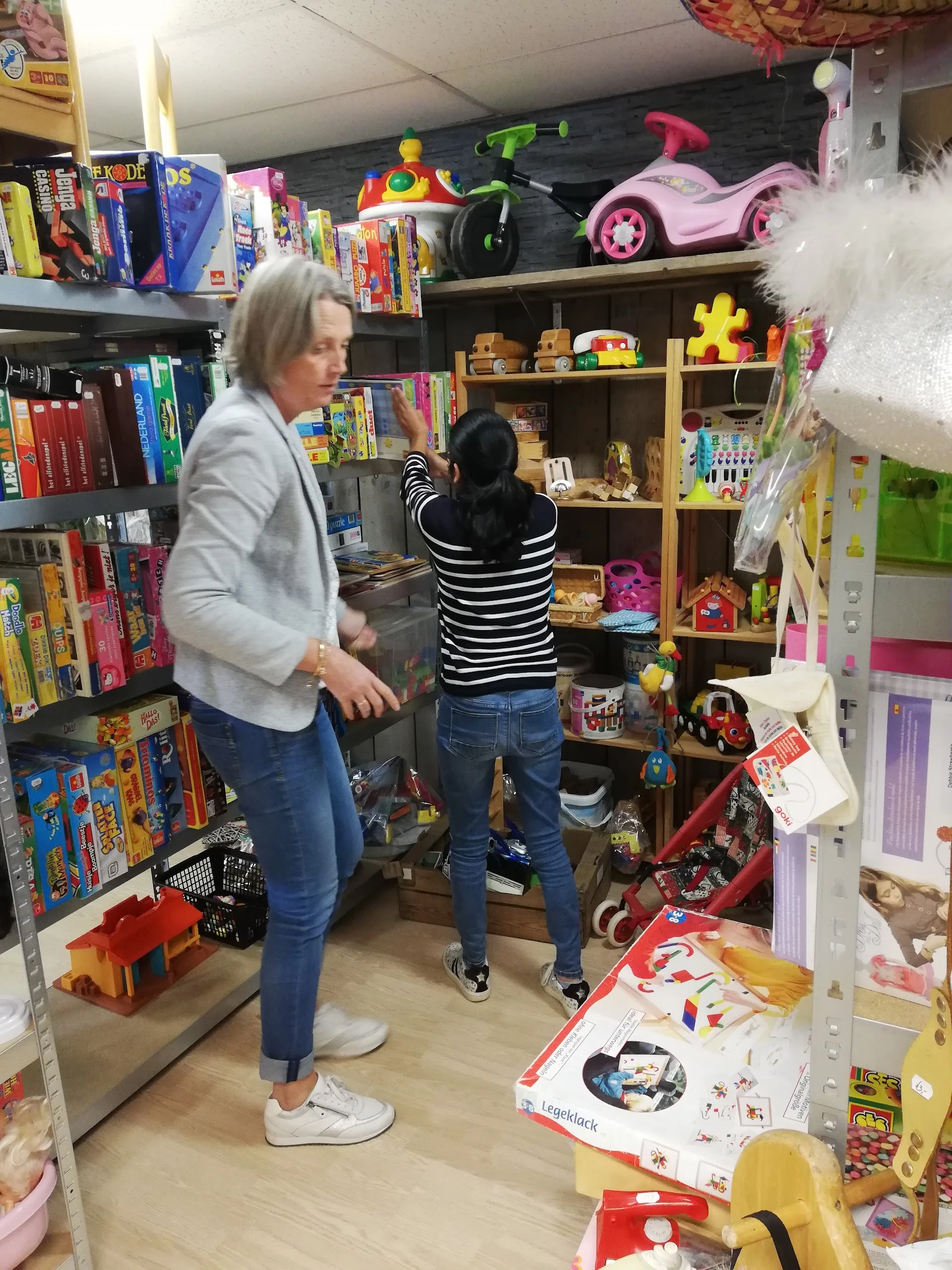 Kringloopwinkel [GESLOTEN] O'Livia dagbesteding &amp; kringloopwinkel in Hurdegaryp