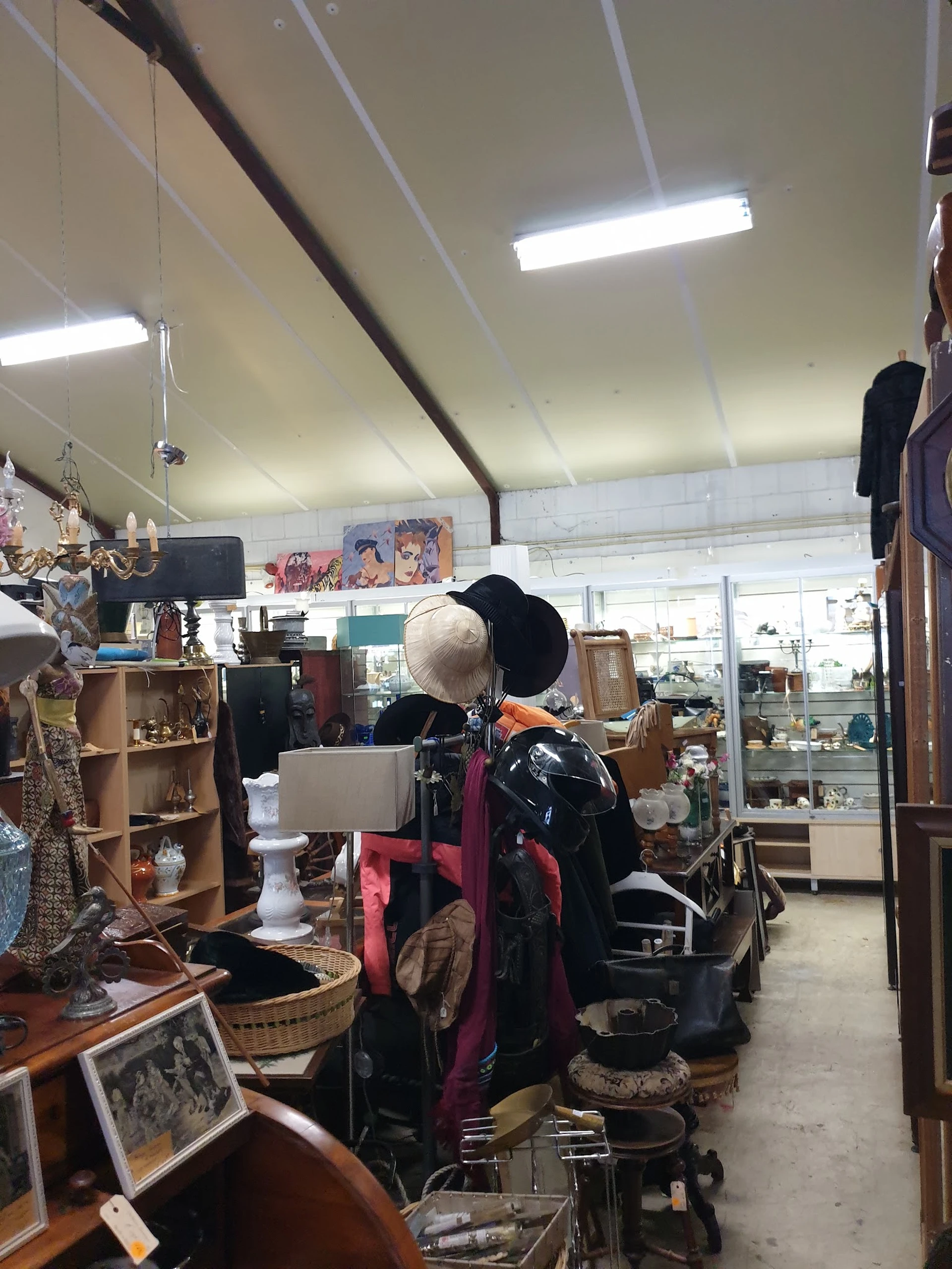 Bezoeker foto van Kringloopwinkel Odd & Old in Garderen