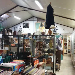 Bezoeker foto van Kringloopwinkel Odd & Old in Garderen