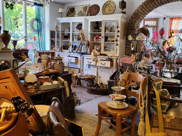 Kringloopwinkel Old & Neij Gre-j vintagestyle kringloopwinkel in Groessen